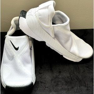 NEW Nike White Go Flyease Slip On Casual Sneakers - Size 6.5 | fits 5Y Youth